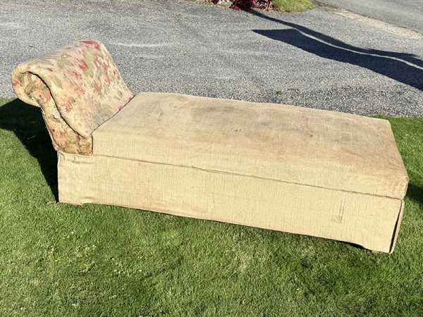 Ottoman chaise longue