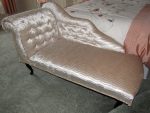 Small bedroom Chaise Longue. Small reproduction bedroom Chaise Longue.